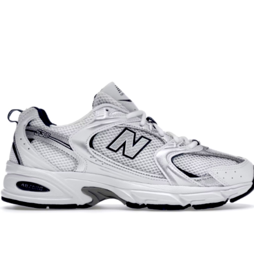 BRAND NEW New Balance 530 Men’s size 7.5, Women’s 9